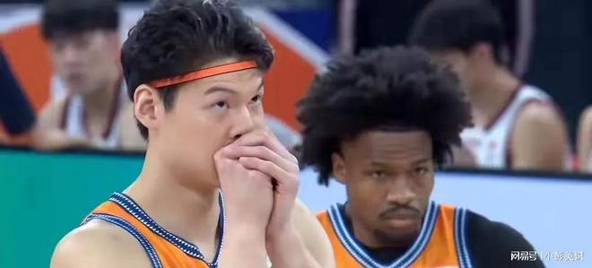 开元棋牌在线 王哲林洛夫顿统治内线张镇麟战朱松玮上海客战北控有几成胜算(图2)