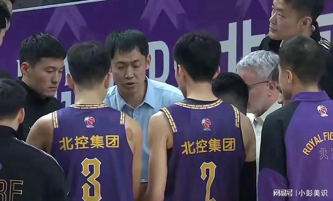 开元棋牌在线 王哲林洛夫顿统治内线张镇麟战朱松玮上海客战北控有几成胜算(图3)